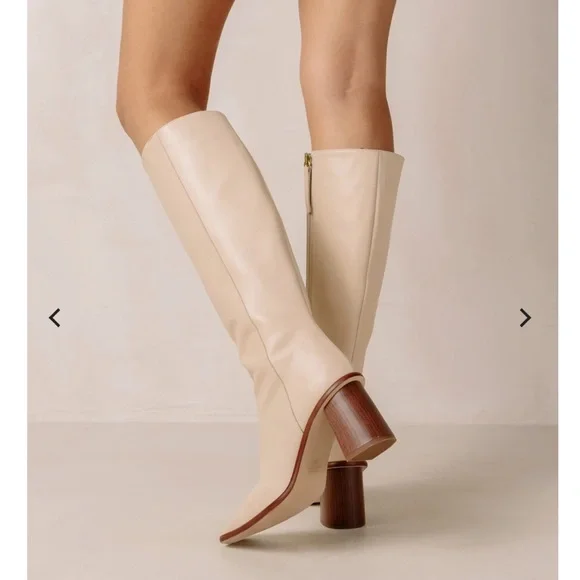 Alohas East Off White boots size 39 - Picture 1 of 9